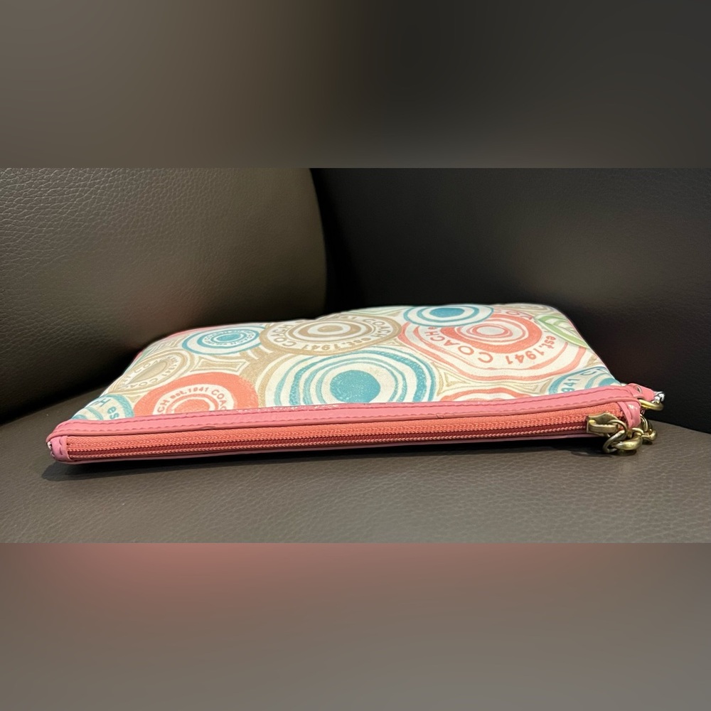 Coach Signature Circle Wristlet Pink Blue Green Tan - Picture 6 of 10